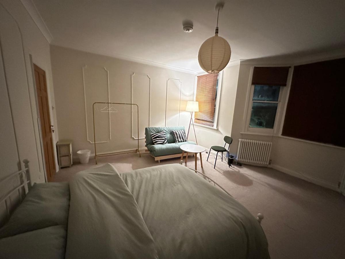 Spacious Room Near Underground 伦敦 外观 照片